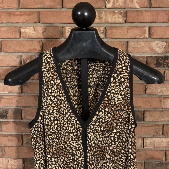 Sleeveless leopard print blouse with black trim size small - Picture 2 of 14